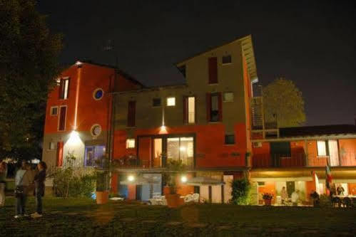 Residenza Cartiera 243